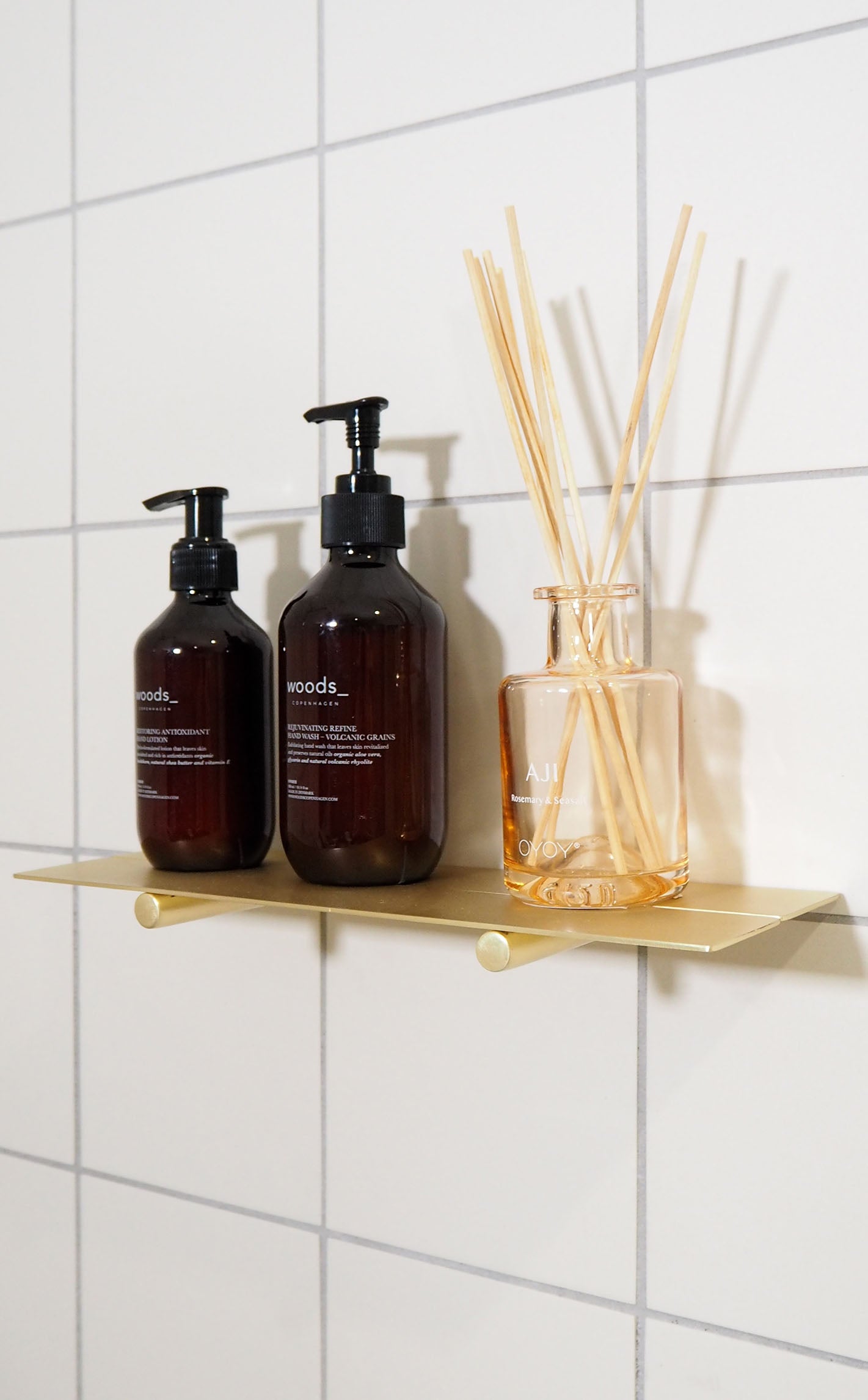 Pieni Shower Shelf