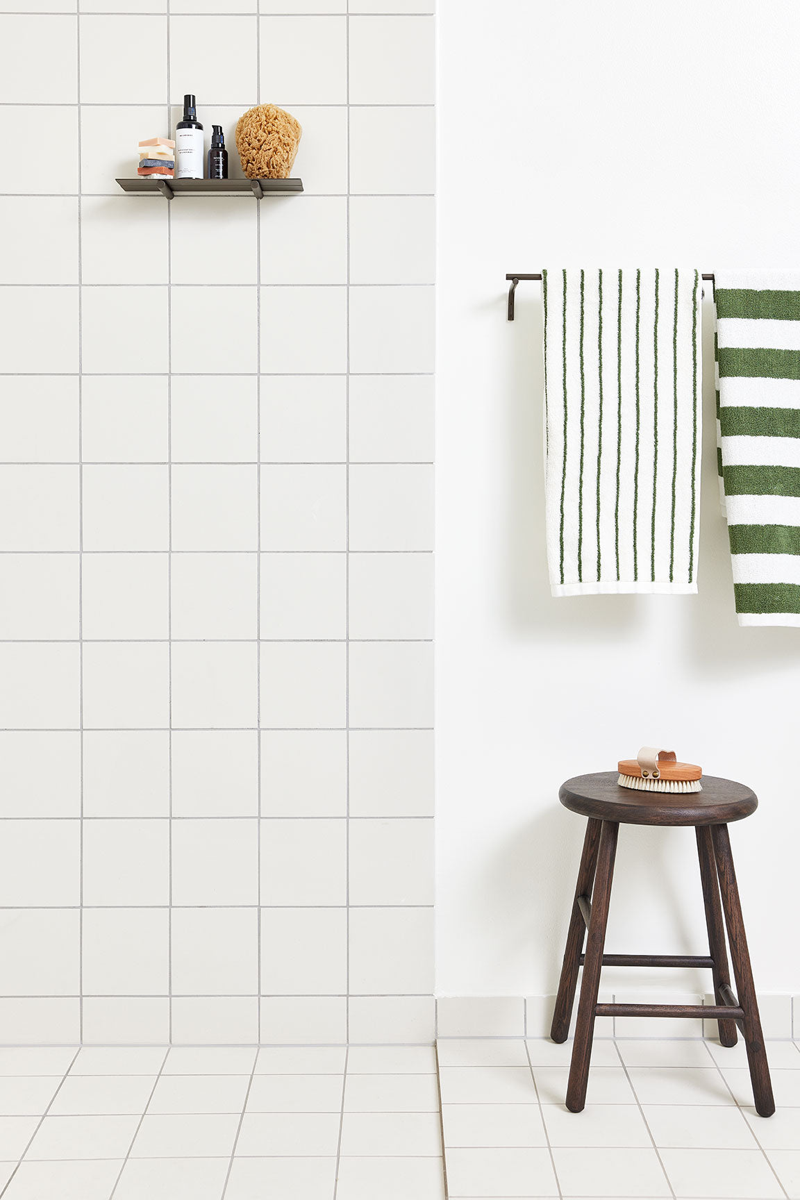 Pieni Shower Shelf