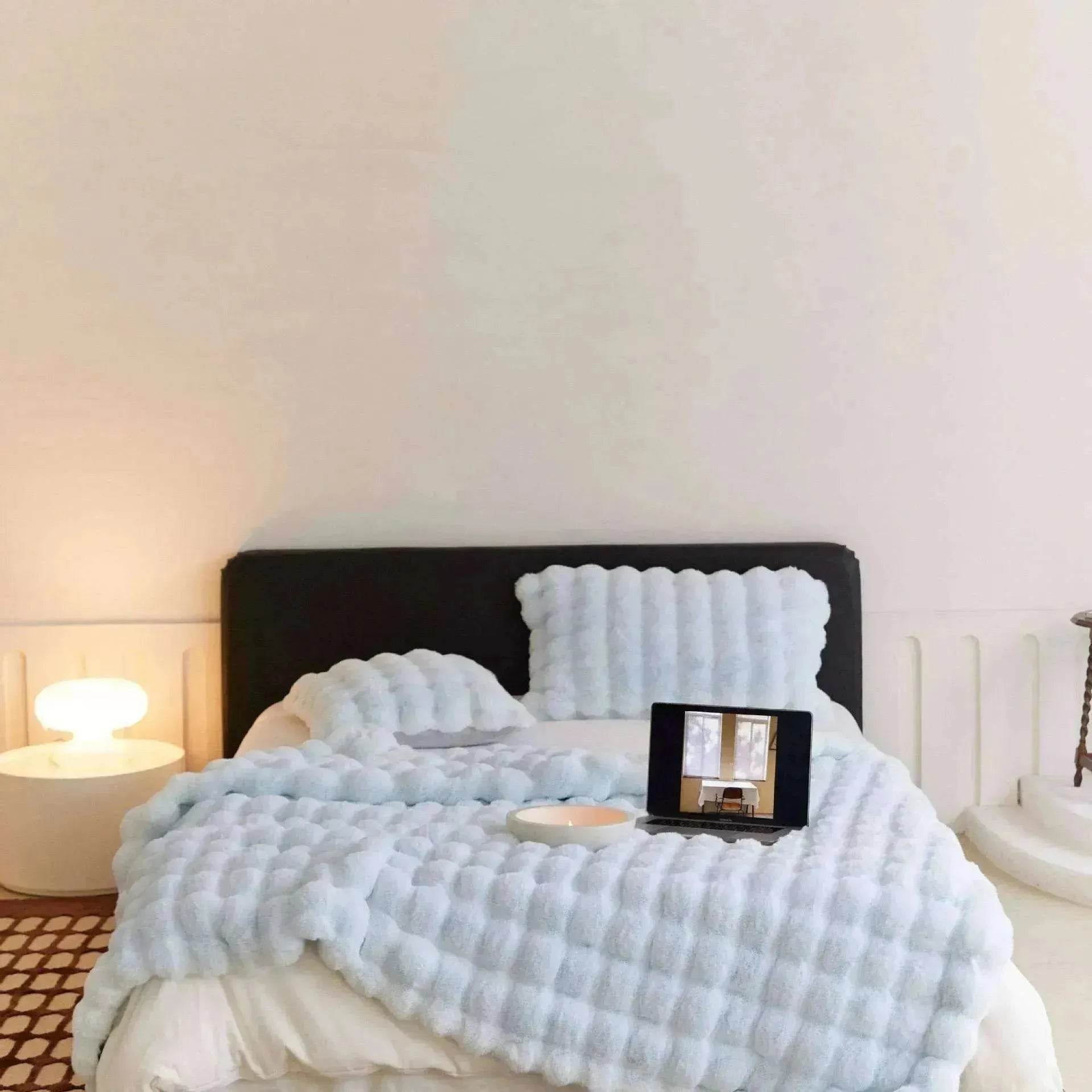 Polyester Carpet Rabbit Bubble Velvet Thickened Nap Quilt Blanket