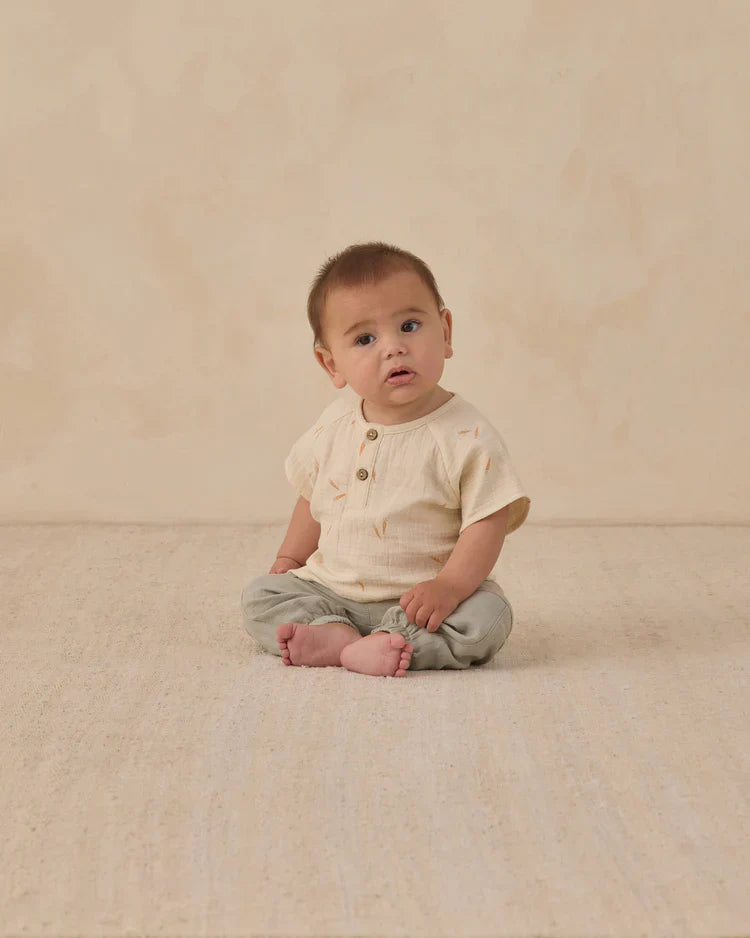 Short Sleeve Zion Shirt | Carrots | Quincy Mae
