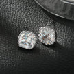 RICCA Silver : Boucles d'oreilles à porter au quotidien, ornées, en forme carrée, en moissanite (alternative au diamant).