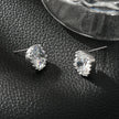 RICCA Silver : Boucles d'oreilles à porter au quotidien, ornées, en forme carrée, en moissanite (alternative au diamant).