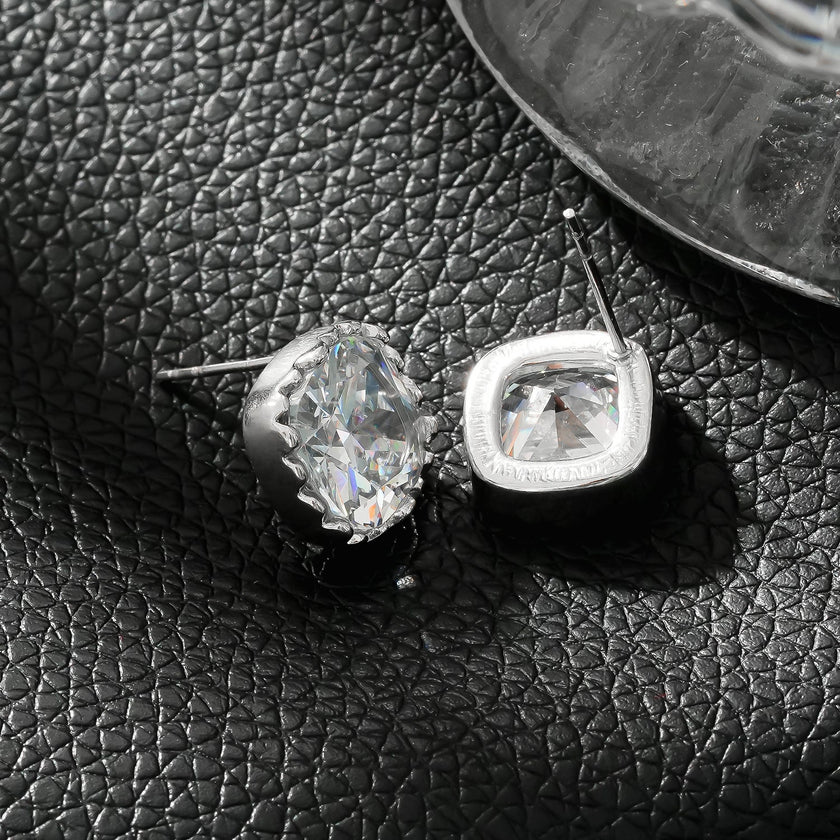 RICCA Silver : Boucles d'oreilles à porter au quotidien, ornées, en forme carrée, en moissanite (alternative au diamant).