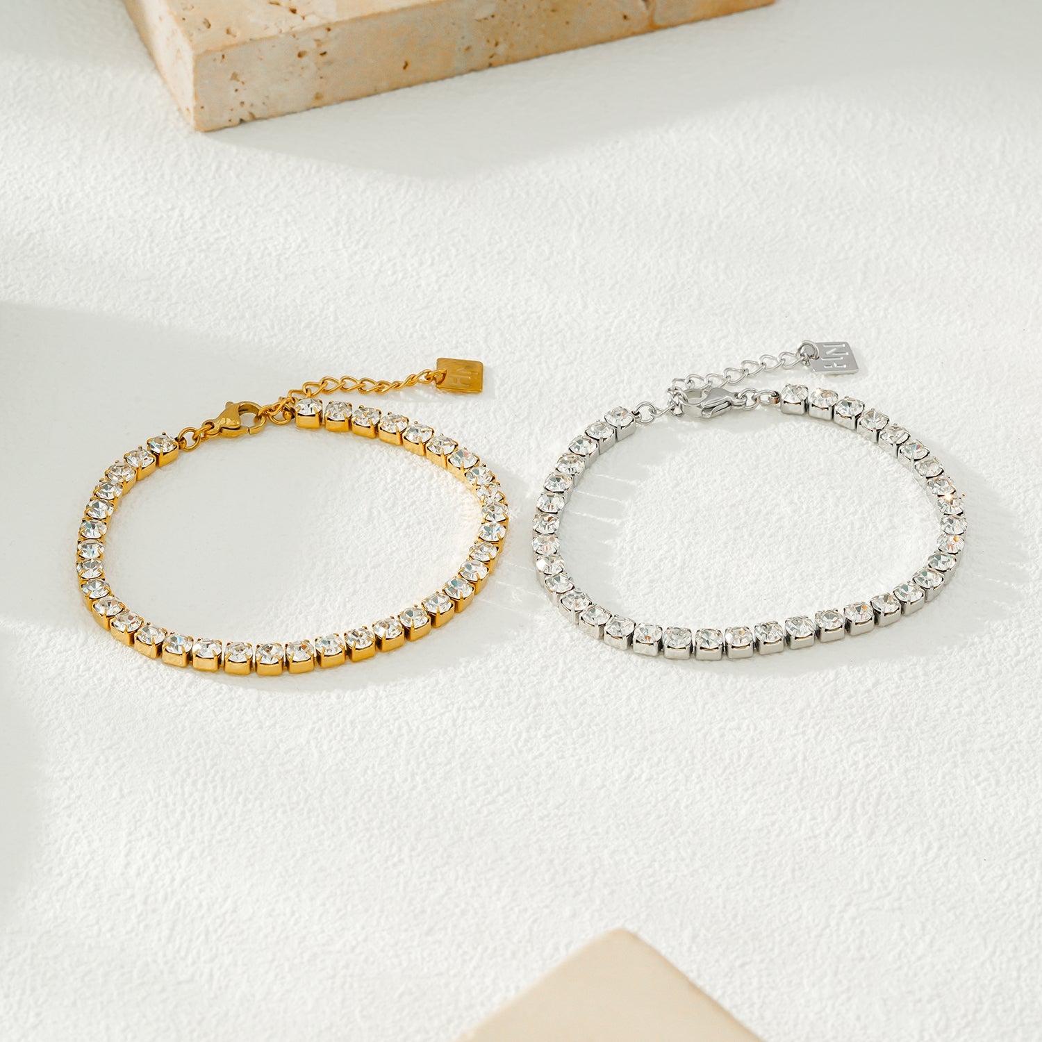 RITMO Gold : Bracelet Tennis Classique – Élégance intemporelle pour toutes les occasions