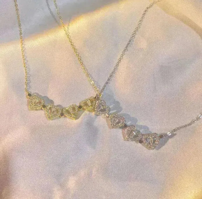 Retro Magnetic Folding Heart Shaped Four Leaf Clover Pendant Women Necklace