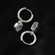 Boucles d'oreilles mini-cercles avec breloque en oxyde de zirconium (CZ) - Style SEDONA en or blanc plaqué argent.