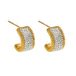 SHEERAN Gold : Boucles d'oreilles créoles serties de zircons cubiques (CZ) sur quatre rangées, avec bordure décorative.