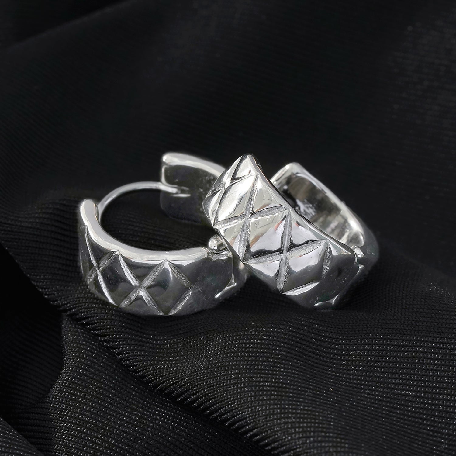SHELBURNE: Decorative Etched Wide Mini Hoop Earrings in White Gold (Silver Toned)