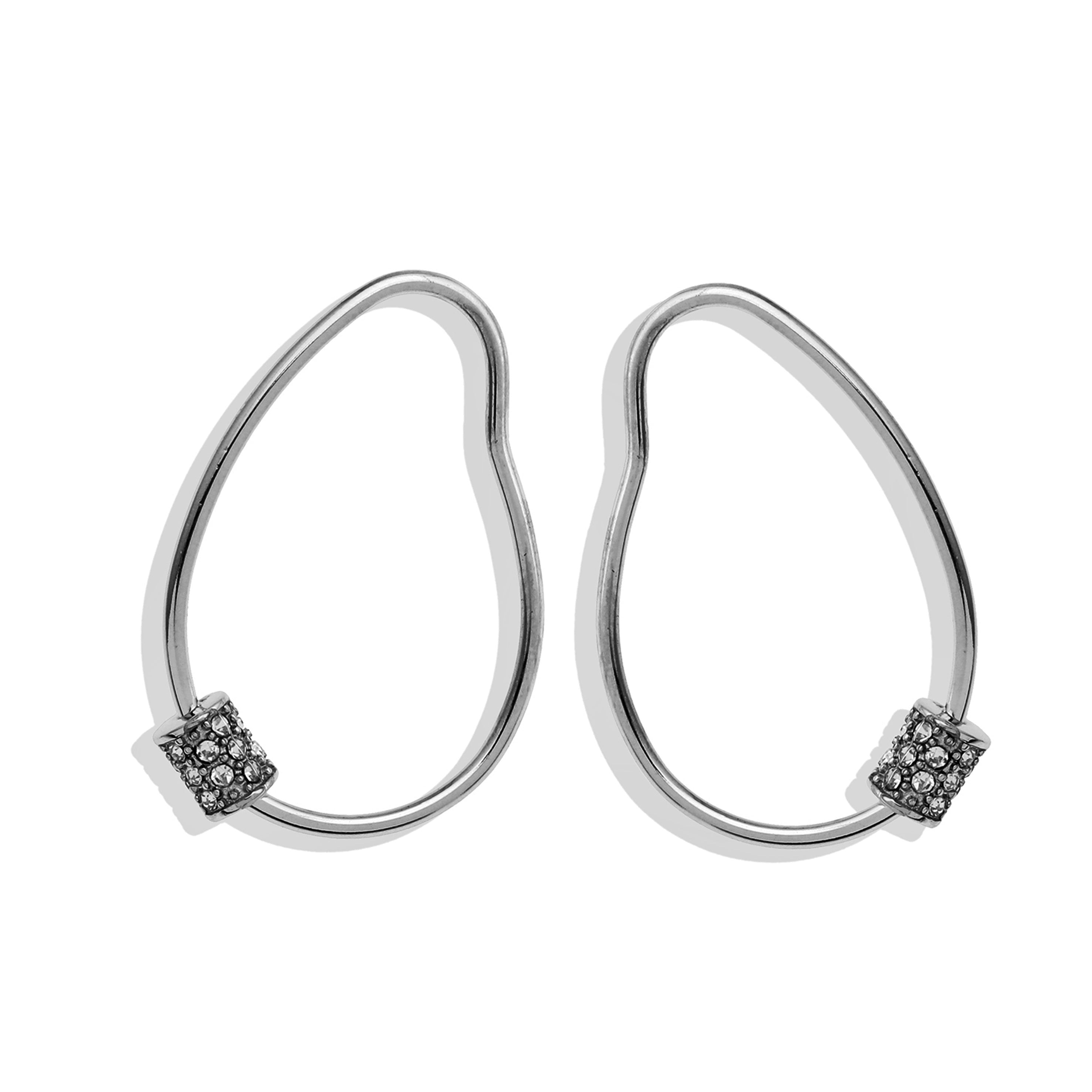 Boucles d'oreilles créoles en argent SIMAN ornées de zirconiums pavés de forme irrégulière.