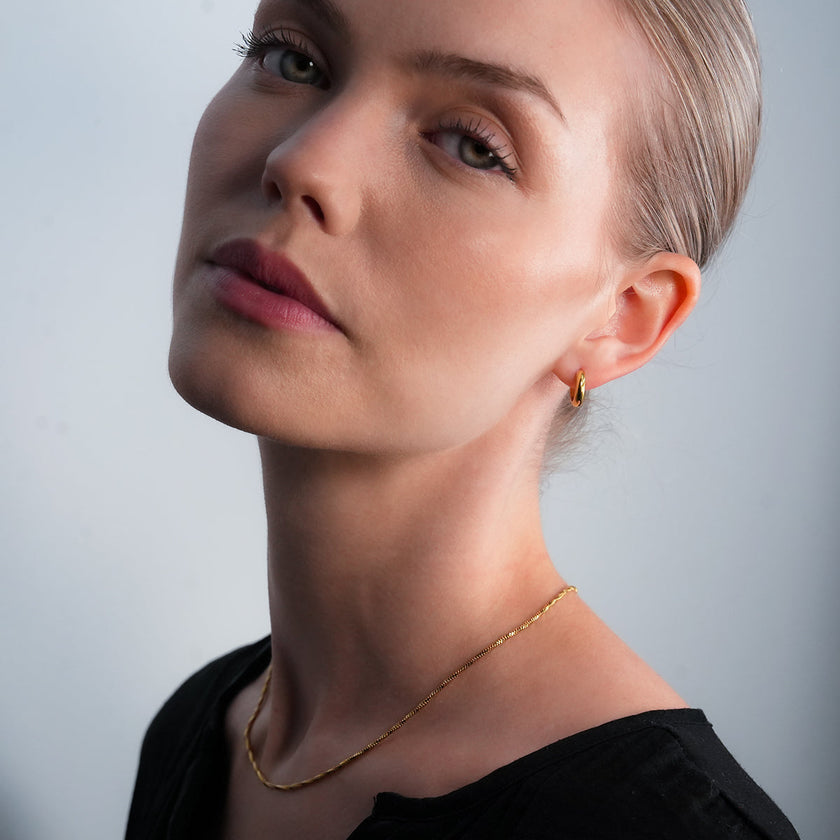 SKAGWAY: Minimalist Twisted Textures Chain Necklace in Gold