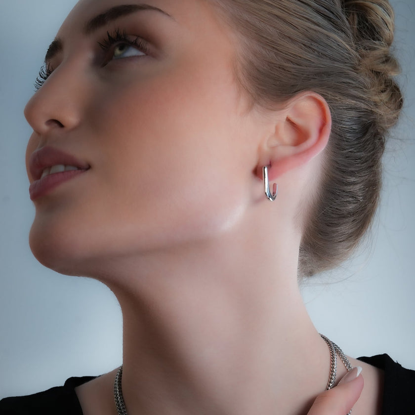 Style SOLOMA Argenté (Or Blanc) : Boucles d’oreilles créoles de style rétro industriel-chic.