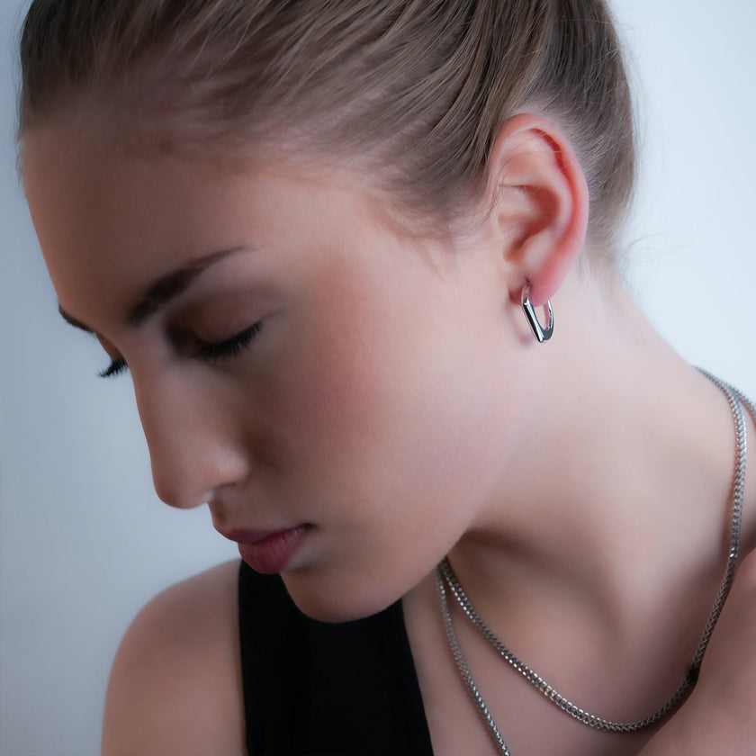 Style SOLOMA Argenté (Or Blanc) : Boucles d’oreilles créoles de style rétro industriel-chic.