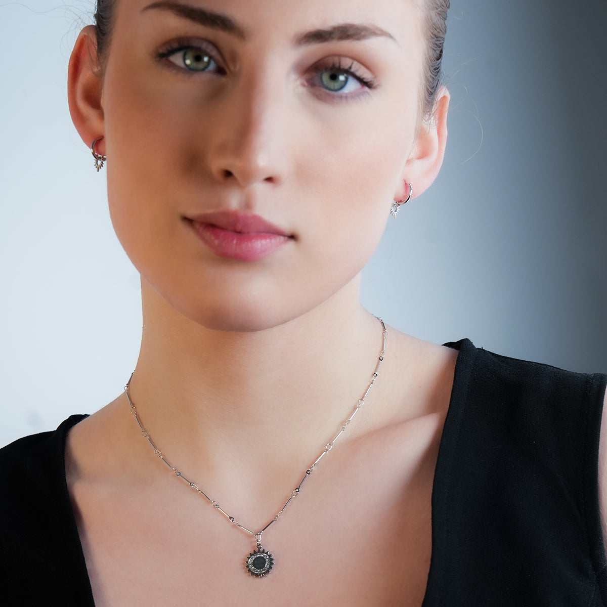 SONNE Or Blanc (Couleur Argentée) : Boucles d'oreilles à l'ancienne avec breloques étoiles texturées
