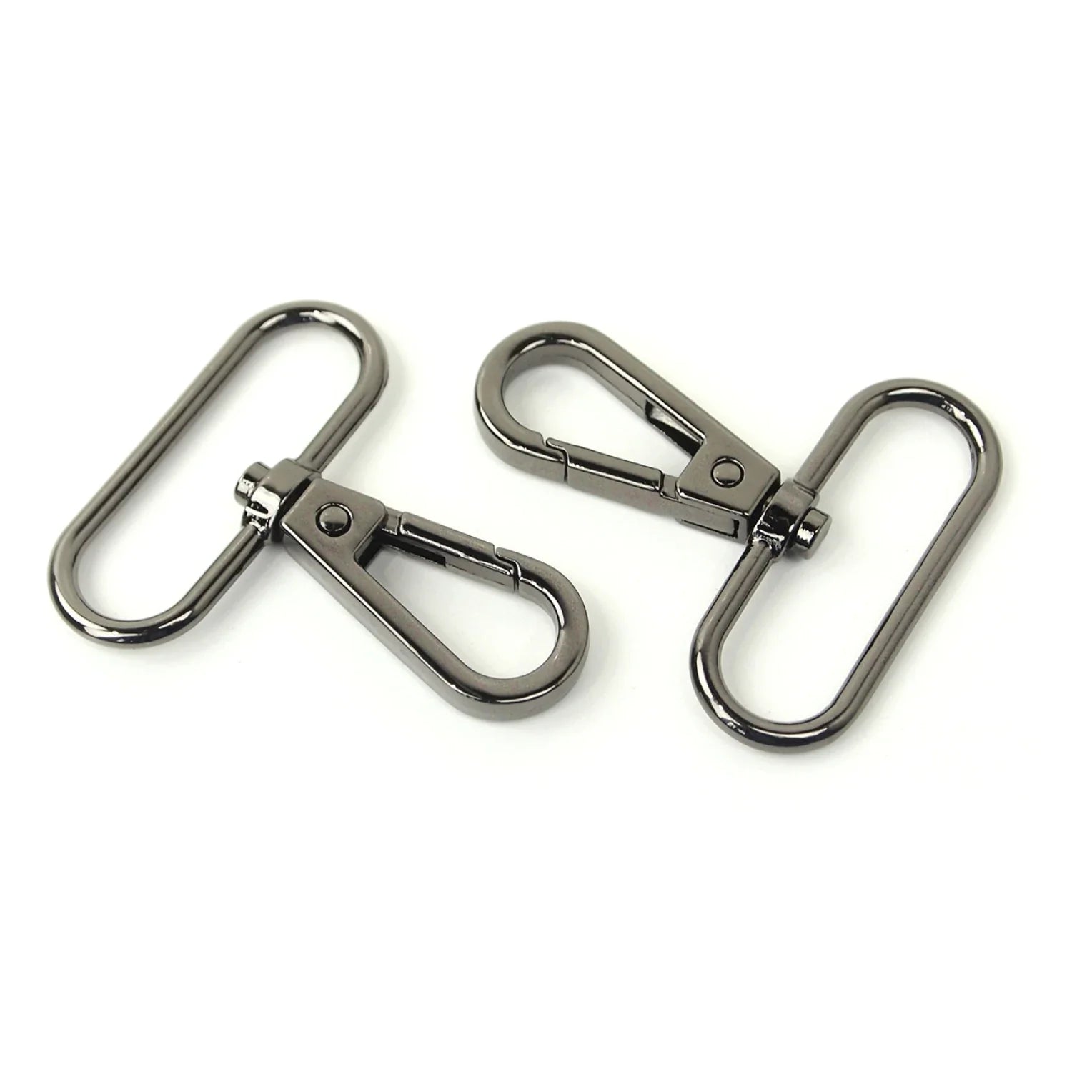 Sallie Tomato - Two Swivel Hook Oval 1.5