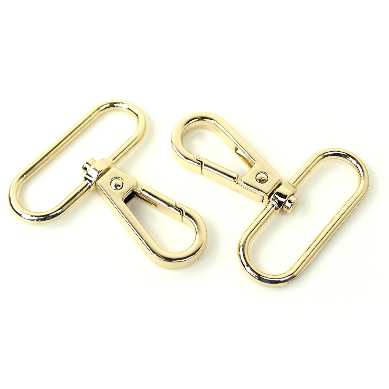 Sallie Tomato - Two Swivel Hook Oval 1.5