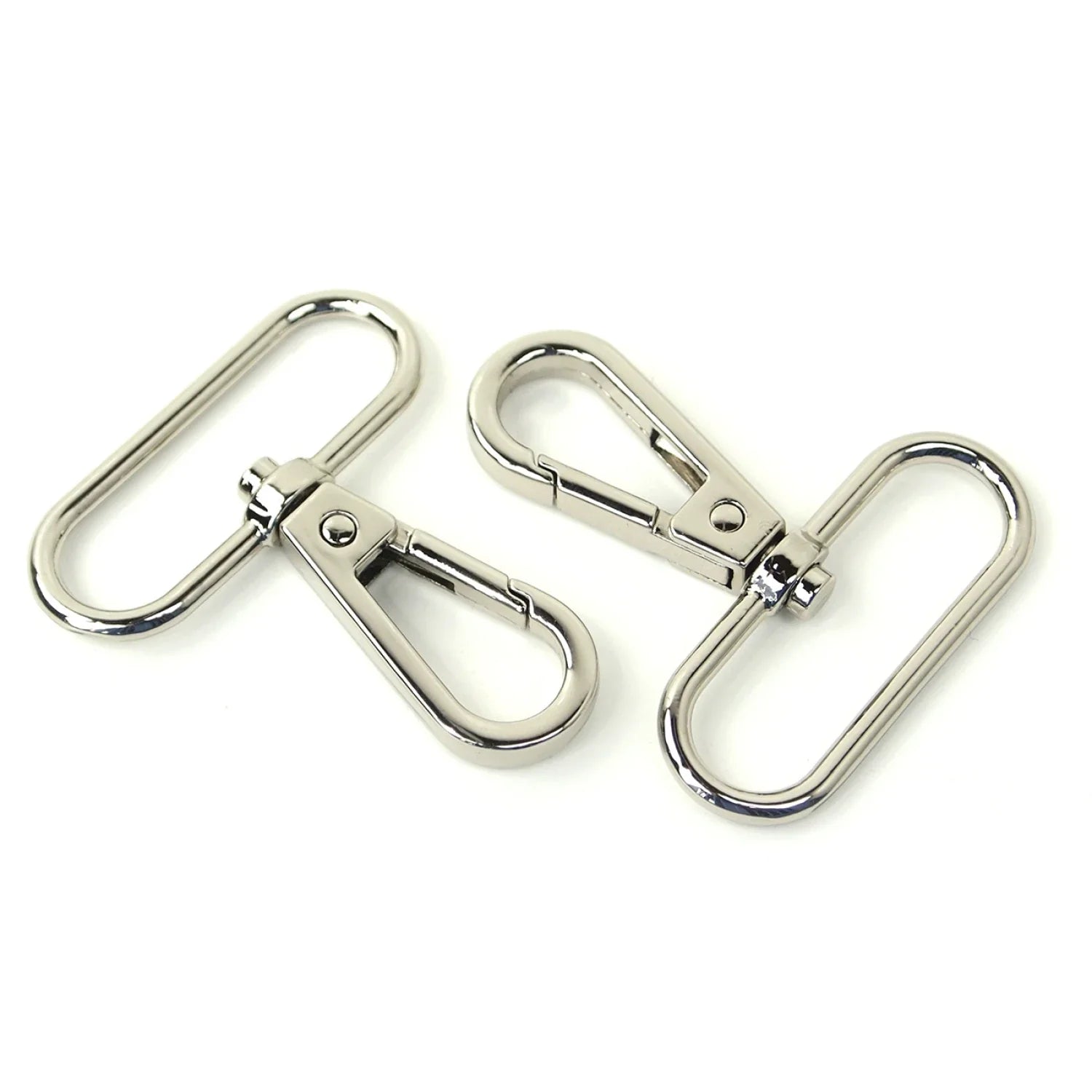 Sallie Tomato - Two Swivel Hook Oval 1.5