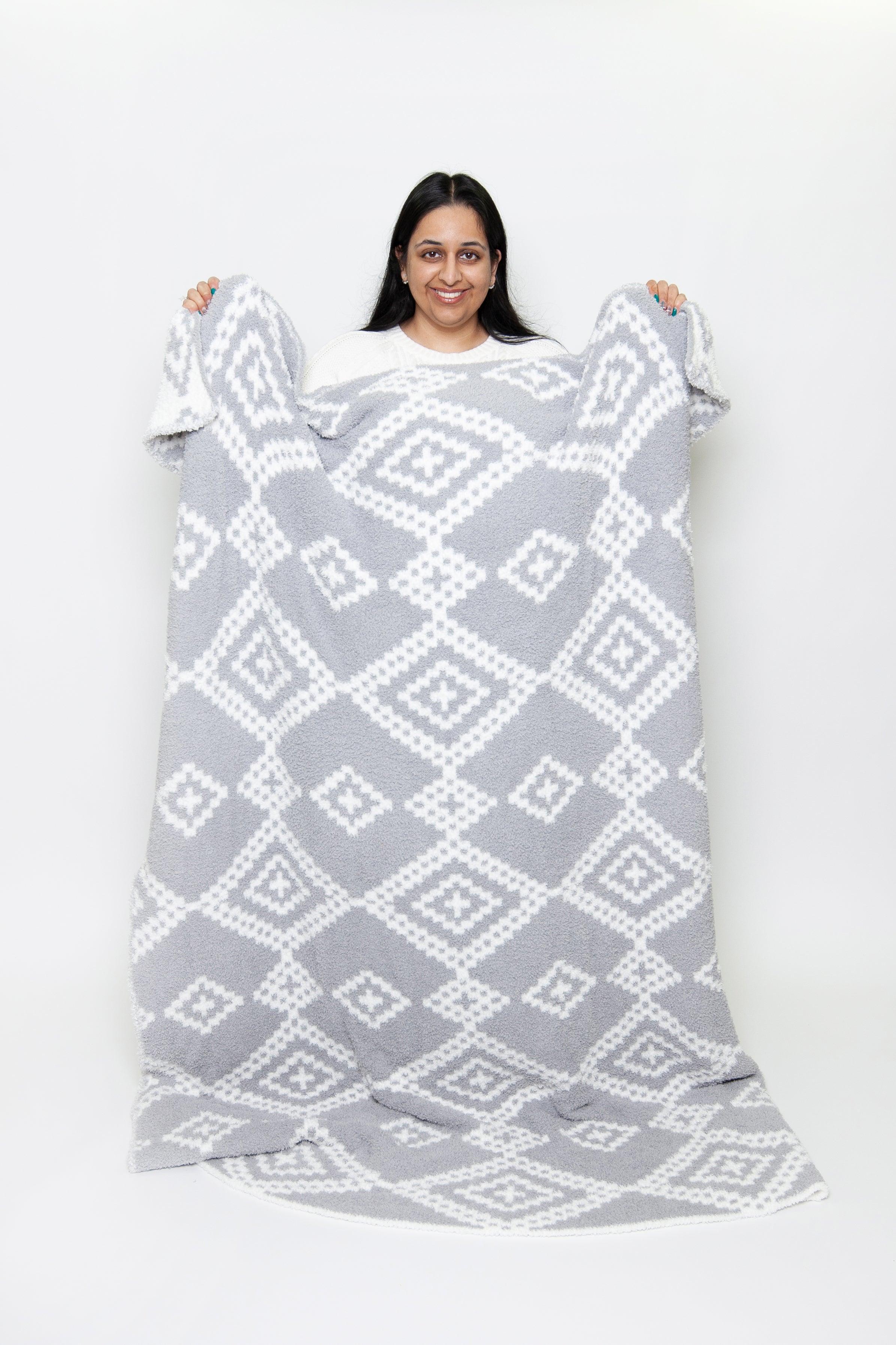 Grey & White Diamond Mosaic Print Extended Throw