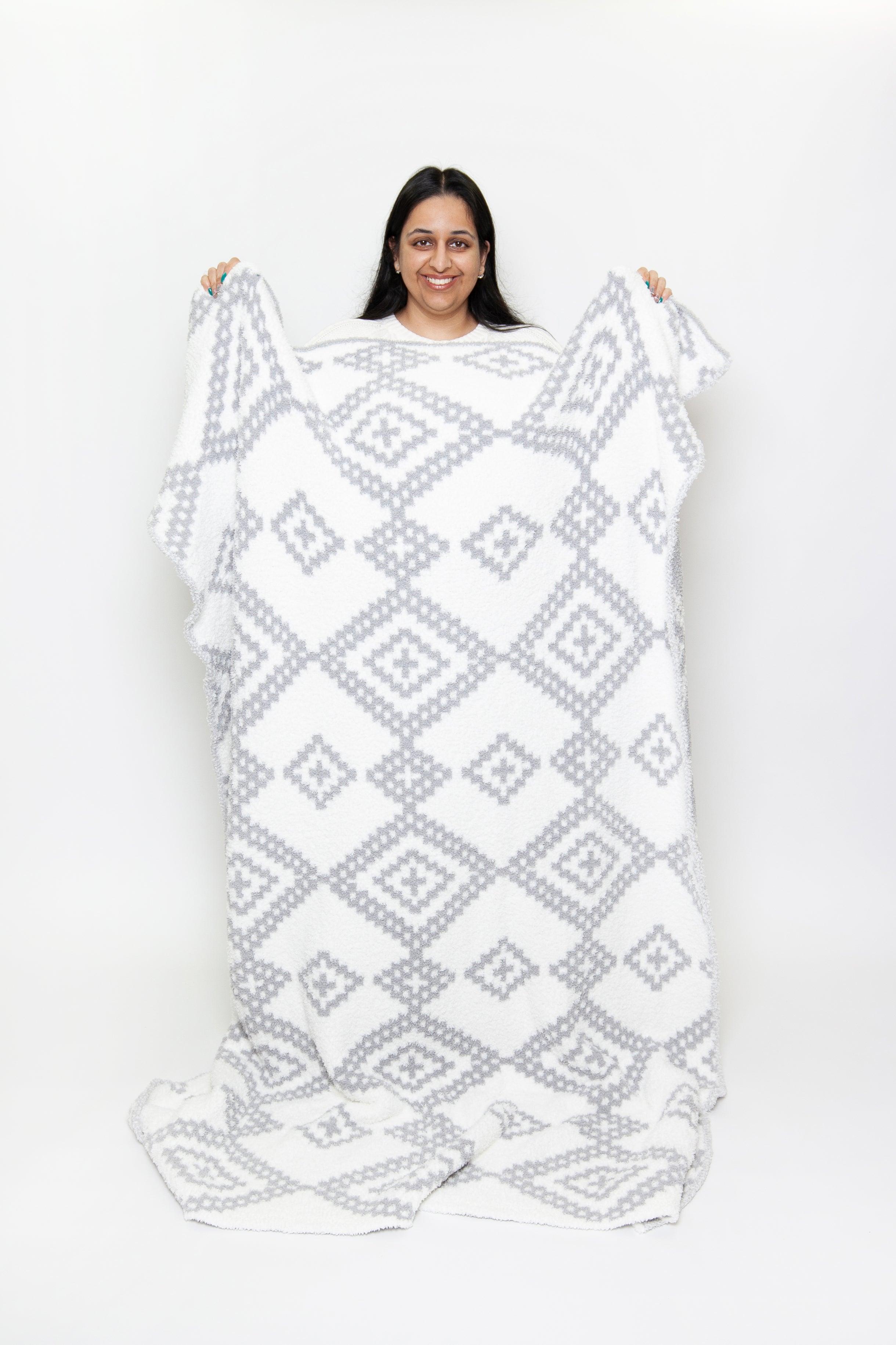 Grey & White Diamond Mosaic Print Extended Throw