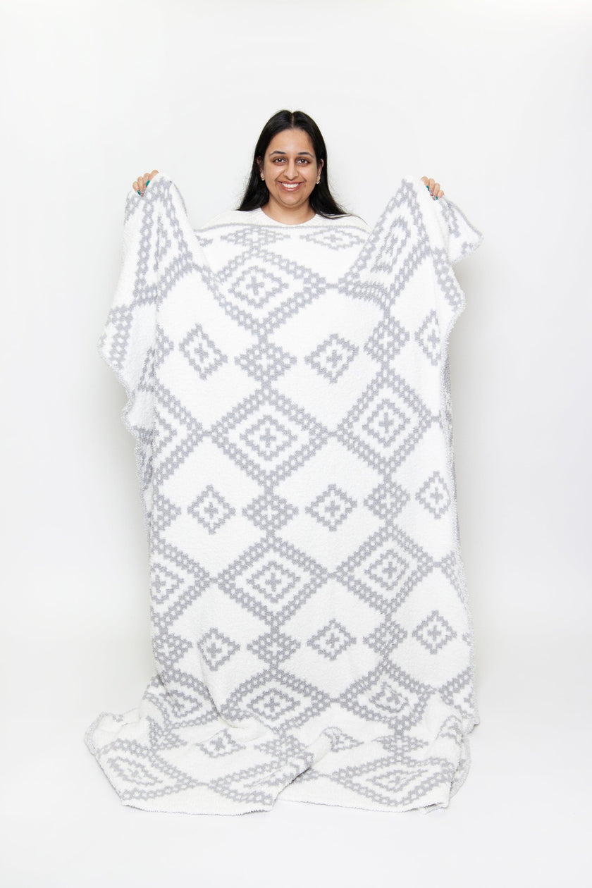 Grey & White Diamond Mosaic Print Extended Throw