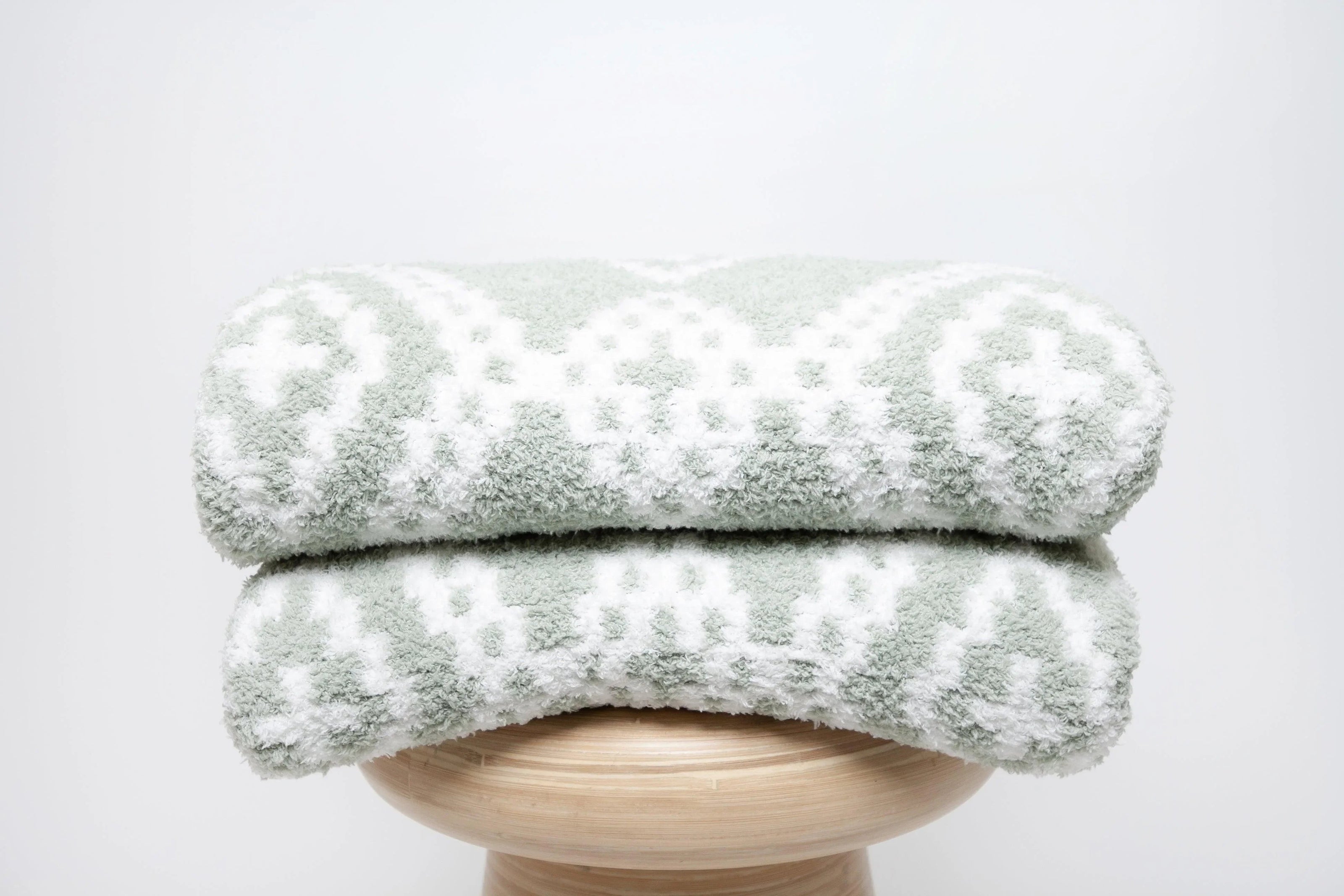 Desert Sage & White Diamond Mosaic Print Extended Throw