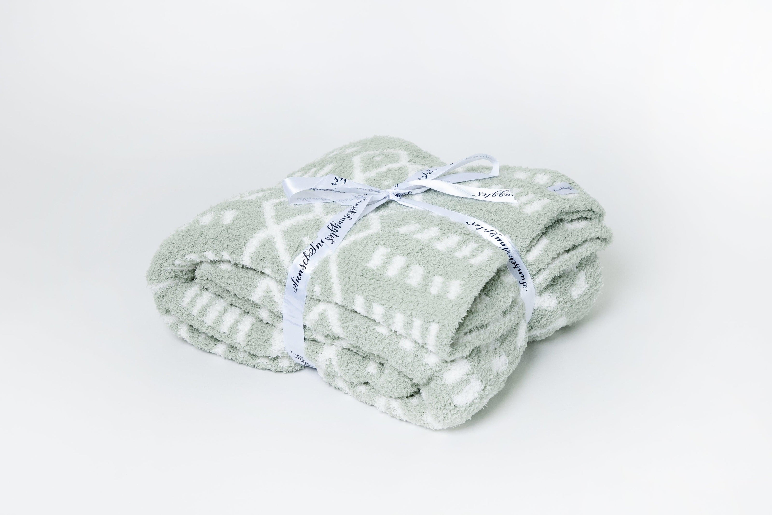 Desert Sage & White Diamond Point Print Extended Throw