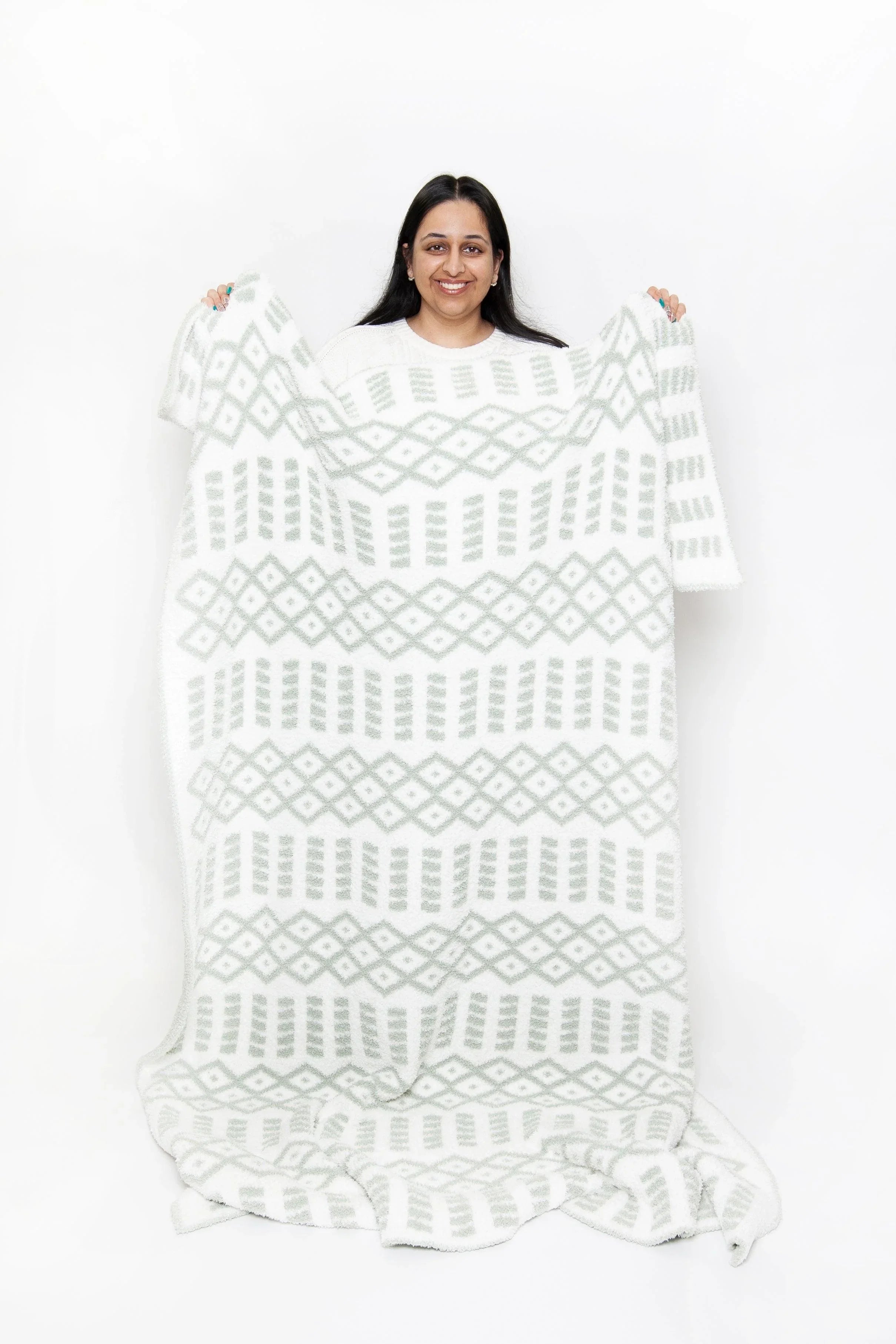 Desert Sage & White Diamond Point Print Extended Throw