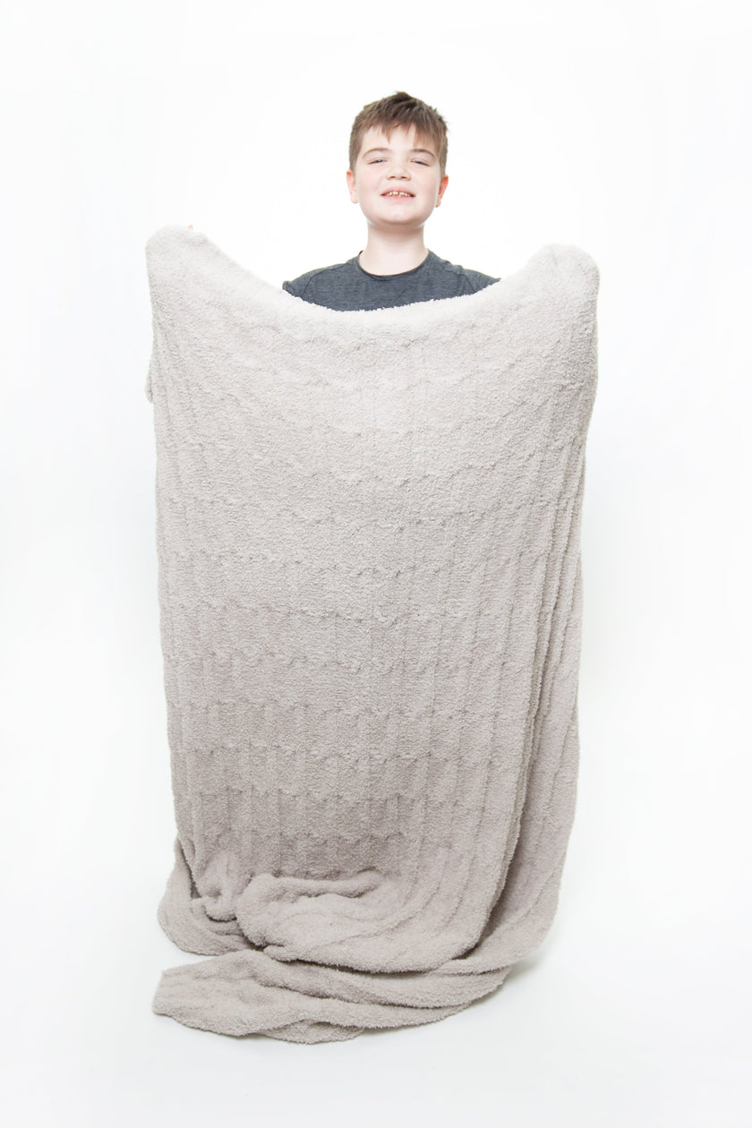 Foggy Dew Cable Knit Extended Throw