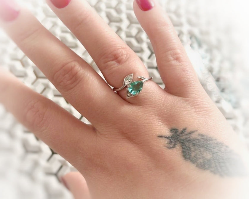 Emerald & Silver Leaf Ring | Size 9