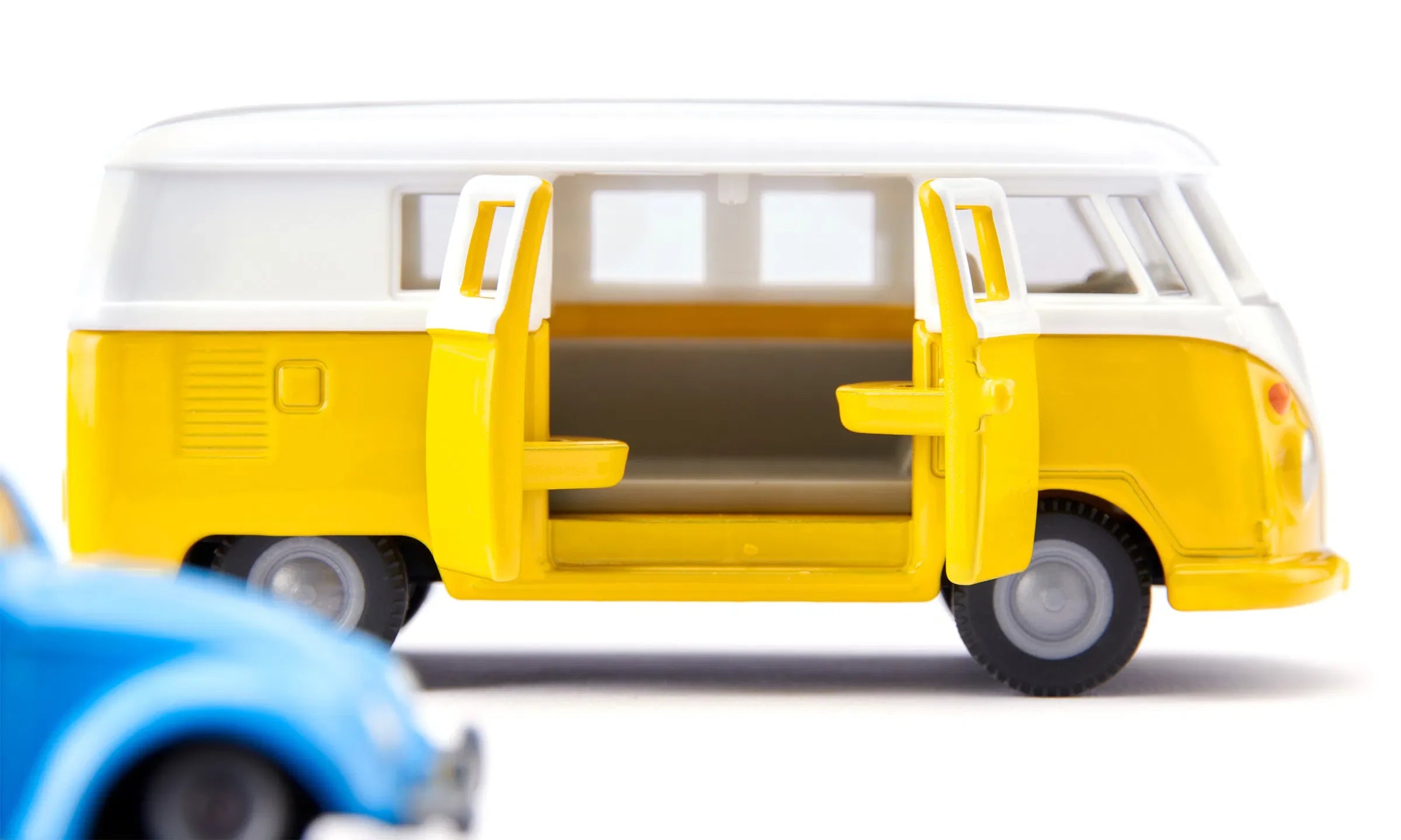 Siku - VW T1 WITH TRAILER AND VW BEETLE