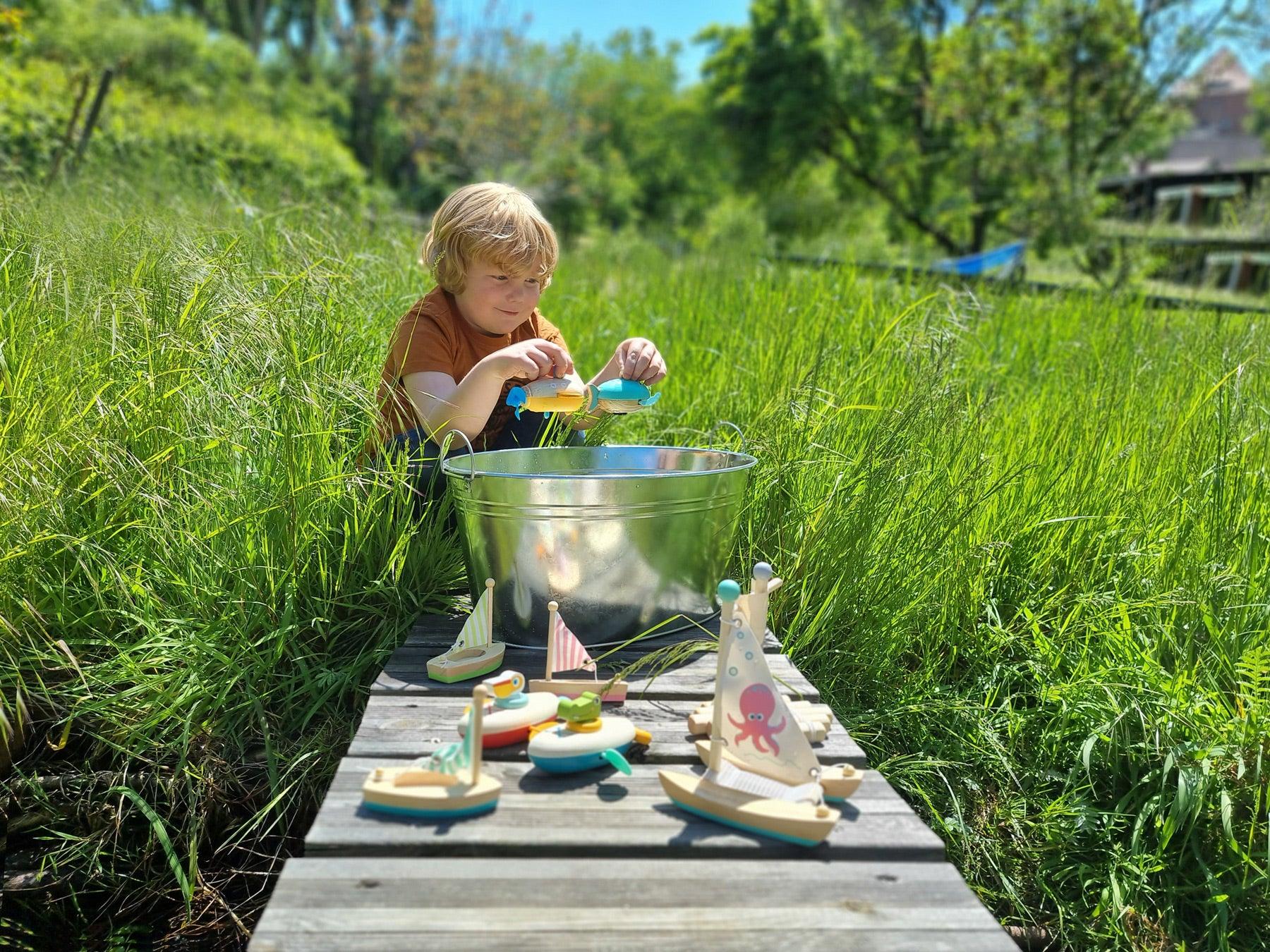 Small Foot - Small Foot - Walrus Raft Water Toy