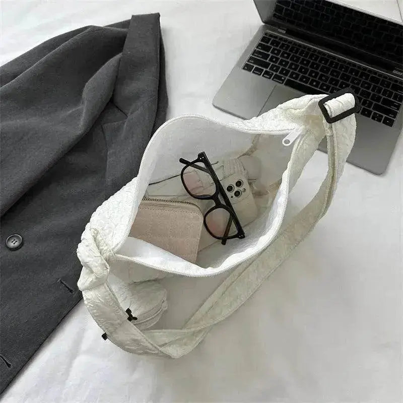 South Korea Ins Girl's Fashionable Cloud Puff Flower Shoulder Bag