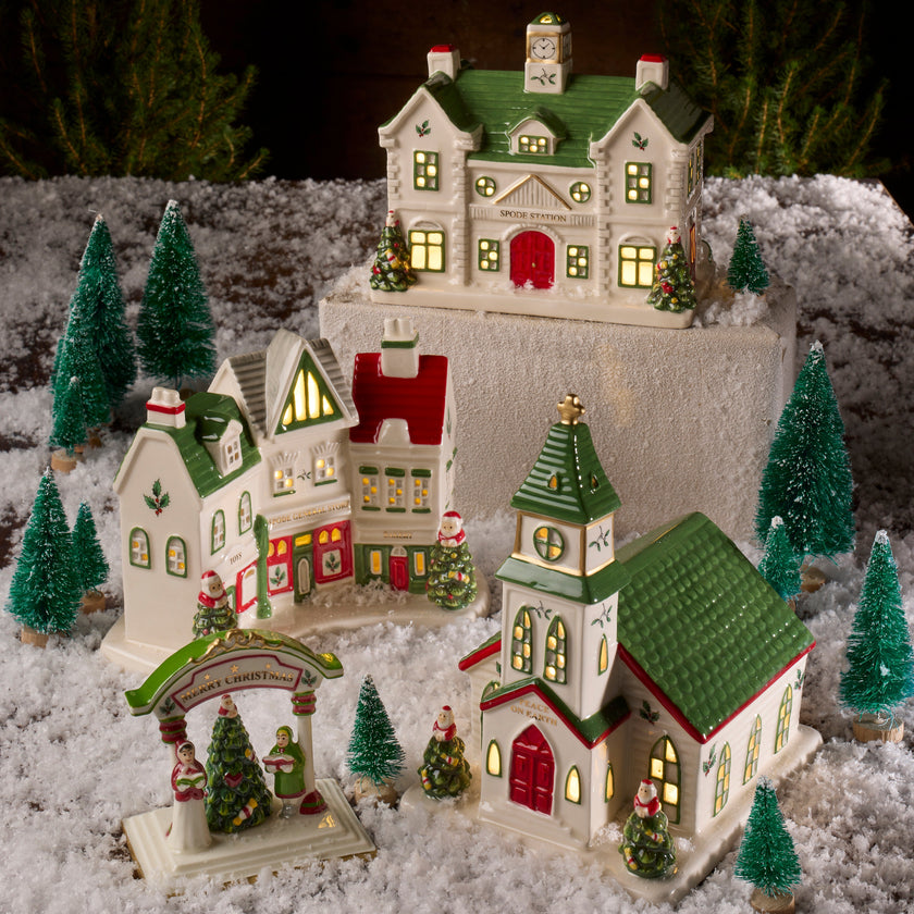 Spode - Christmas Tree - Village Christmas Carolers