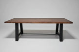 Table à diner industrielle style Établie patte en acier noir avec plateau en acacia