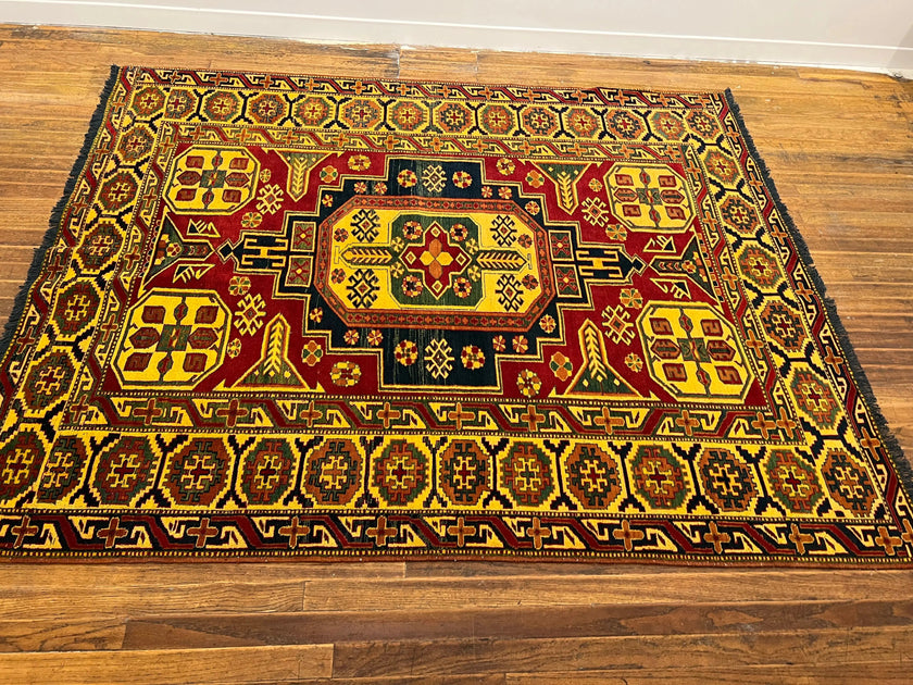 Kazak Rug | 6’ 9” x 5’ 5”