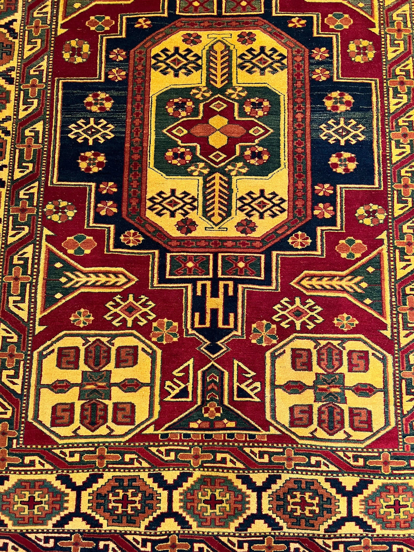 Kazak Rug | 6’ 9” x 5’ 5”