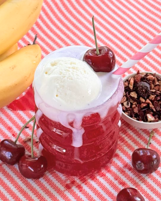Fente de banane à la cerise