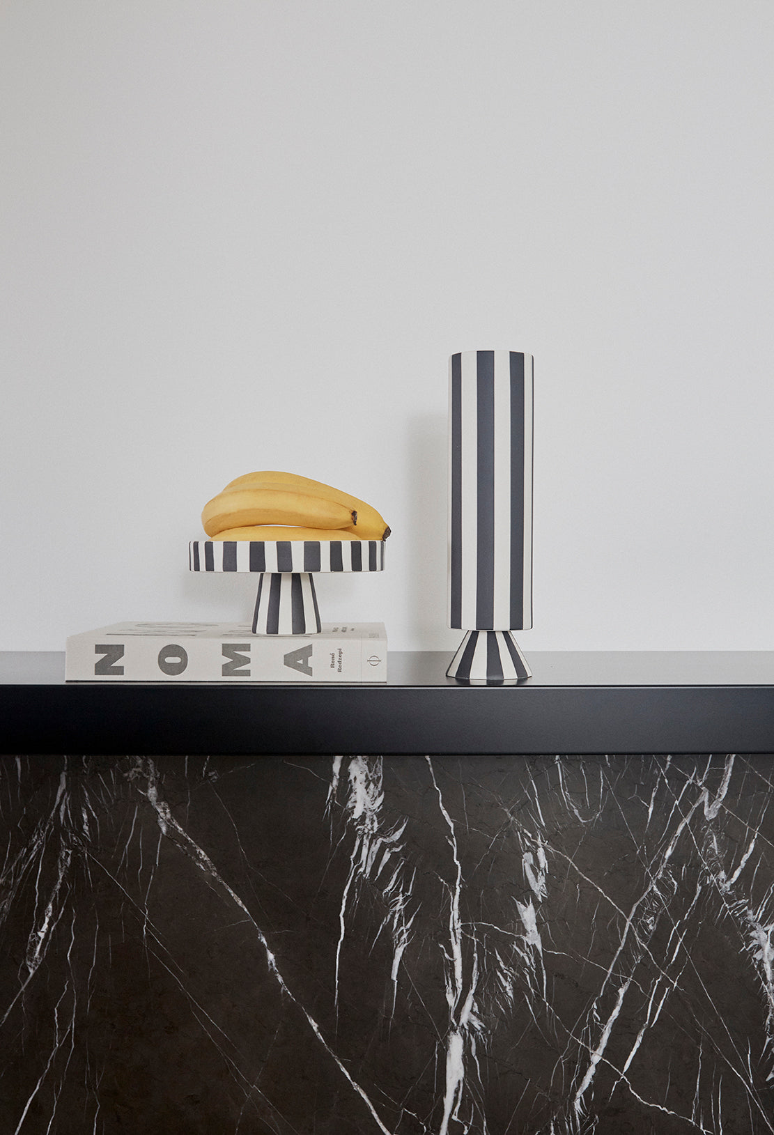 Toppu Vase - High - White / Black