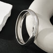 Style UMUAKOT: Mid Width Classic Silver Band Bracelet