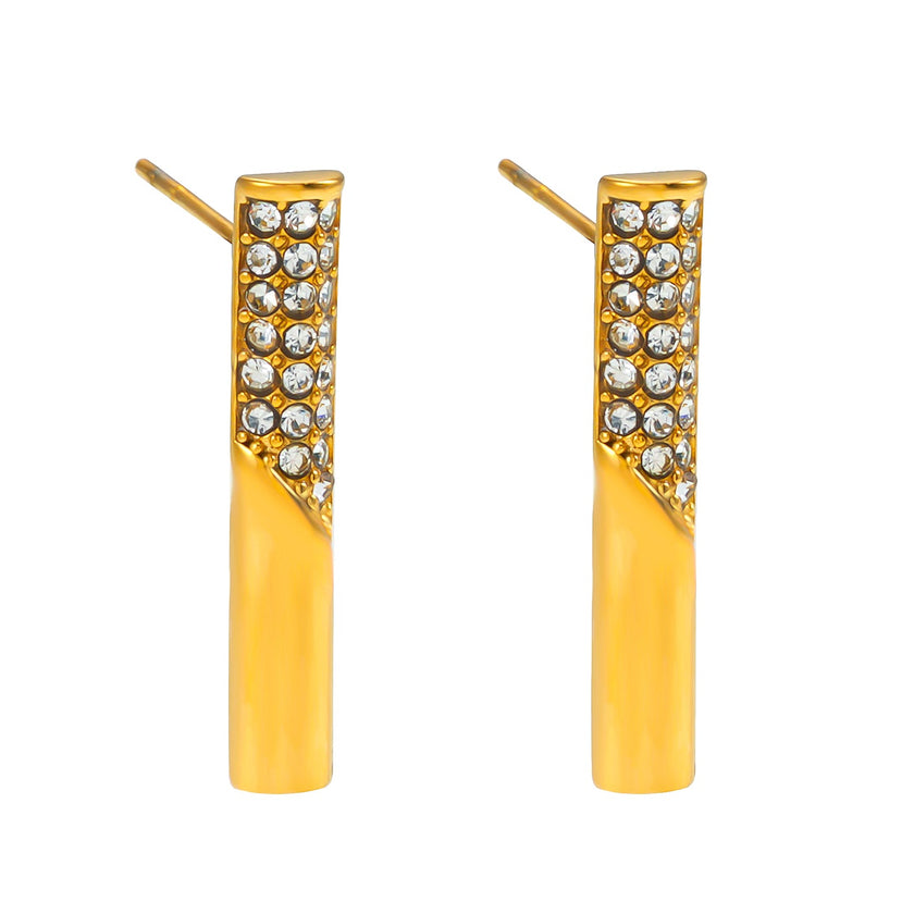 VOLTAMI Or : Boucles d'oreilles minimalistes à barre sertie de zirconiums pavés.