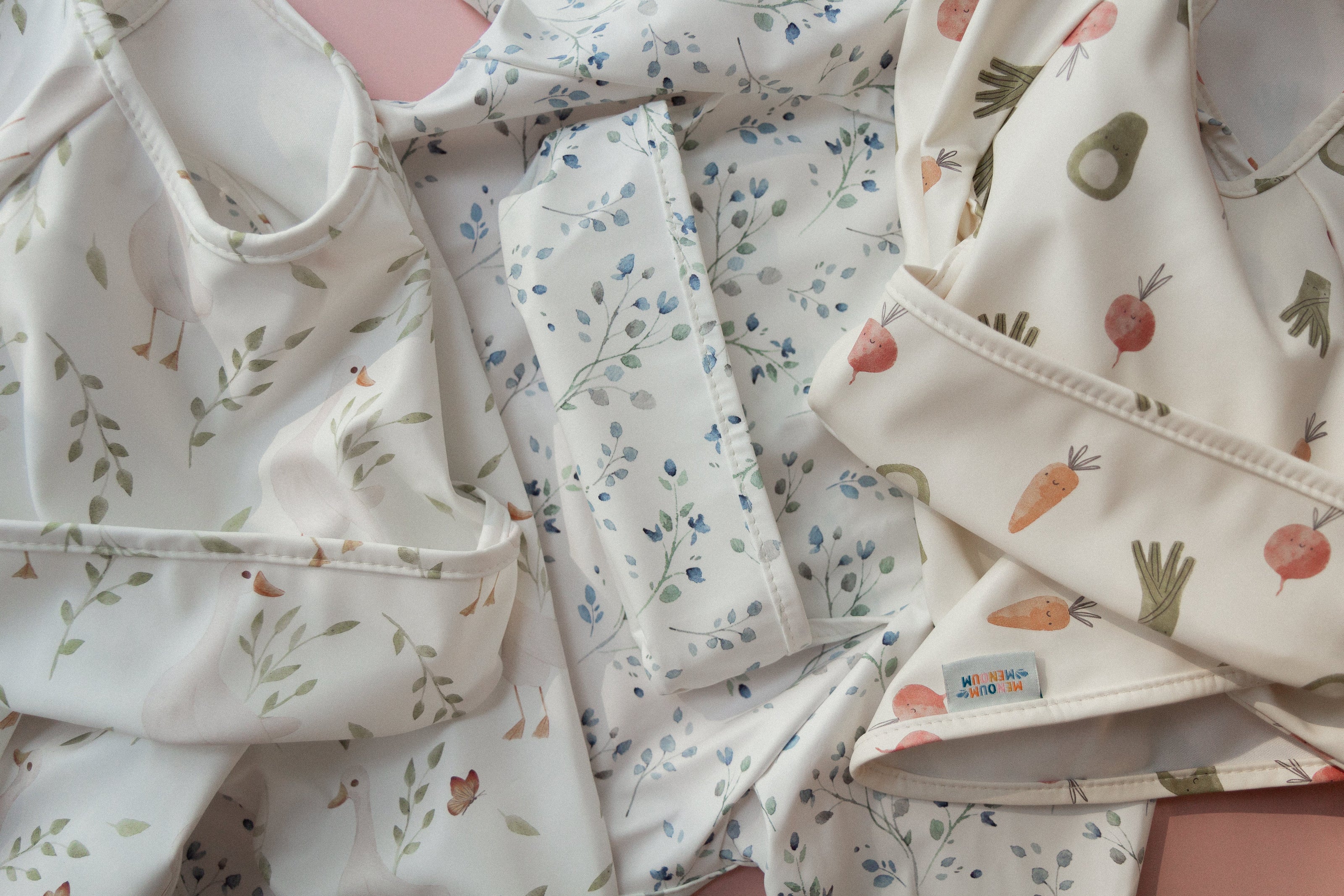 Long-sleeved bib - Delicate flowers - Menoum