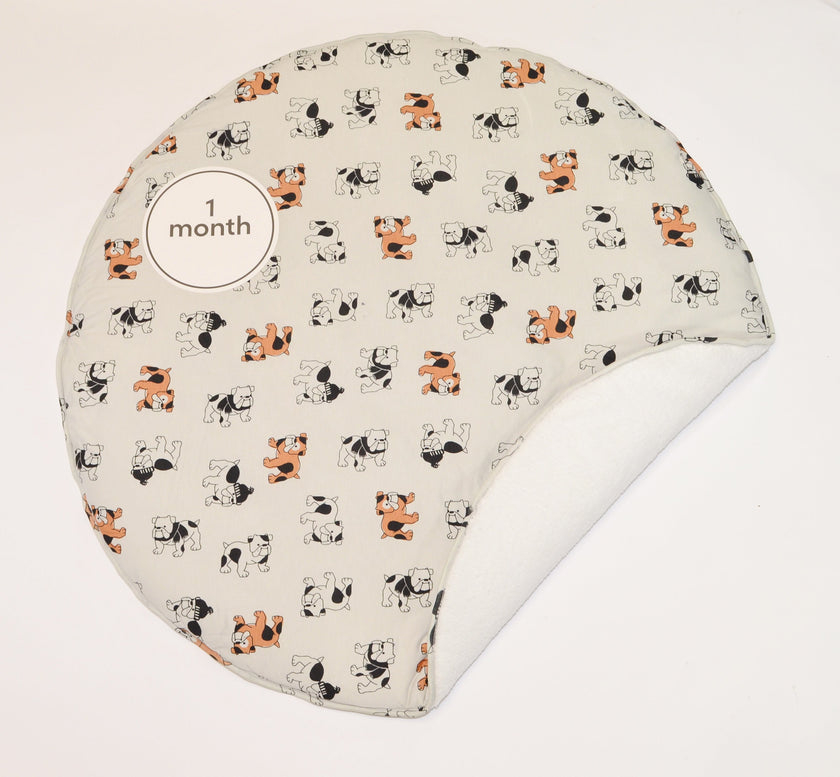 Tapis de jeu en bambou et ensemble de cartes de signalisation mensuelles (motif bouledogue douillet)