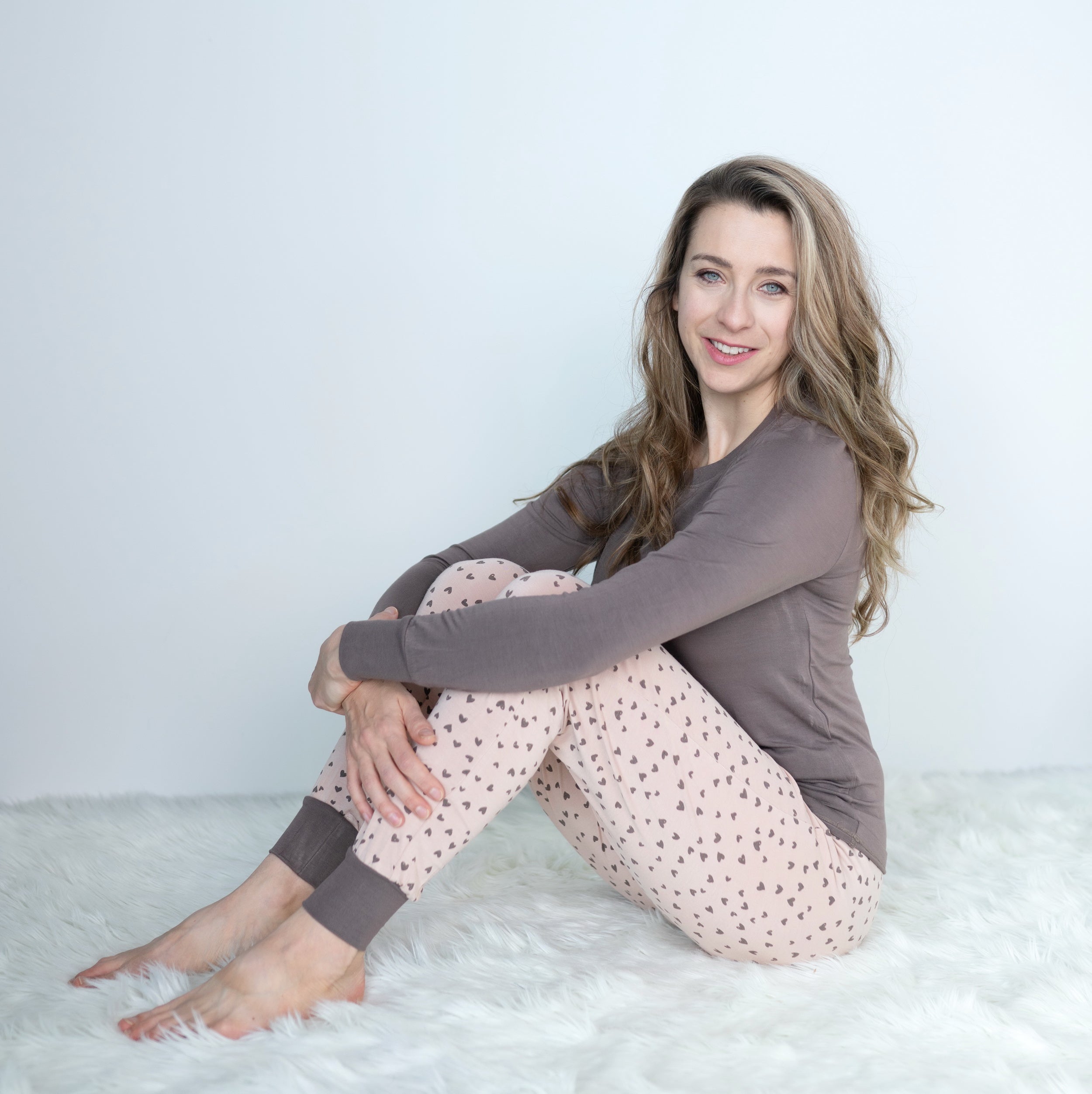 Pyjama en bambou à manches longues pour femme, coupe ajustée (motif bois de cerf/cœurs gribouillés)