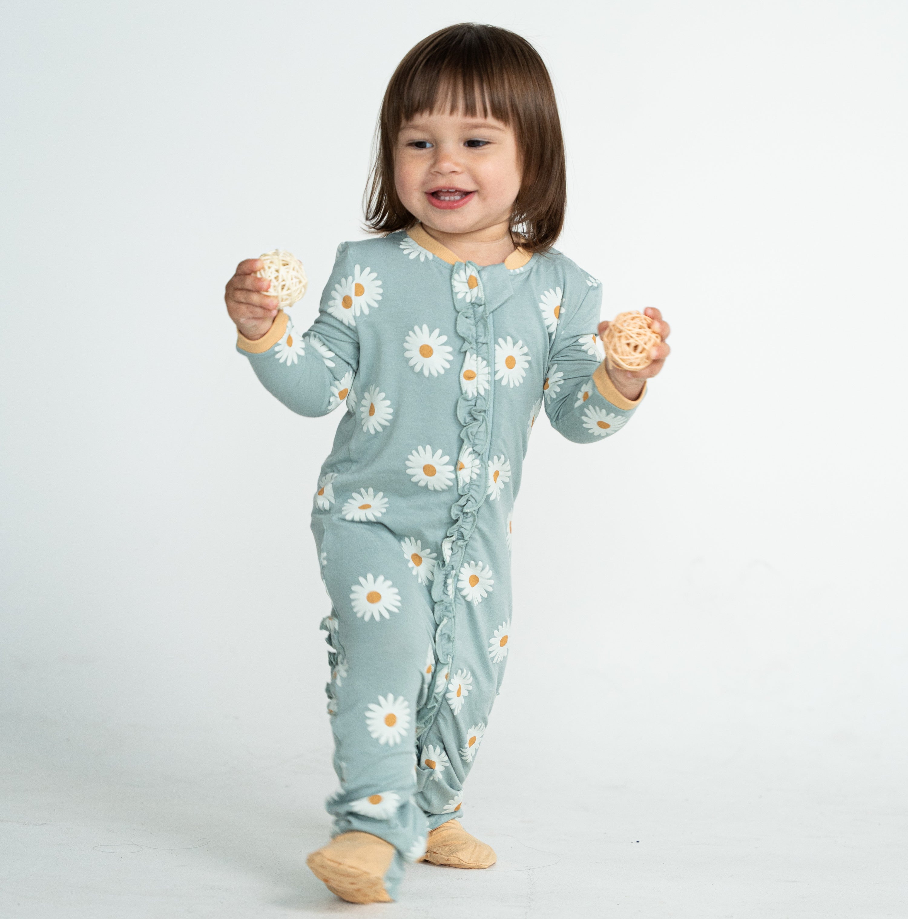 Bamboo Ruffle Footies with Two Way Zipper (Daisy Print)