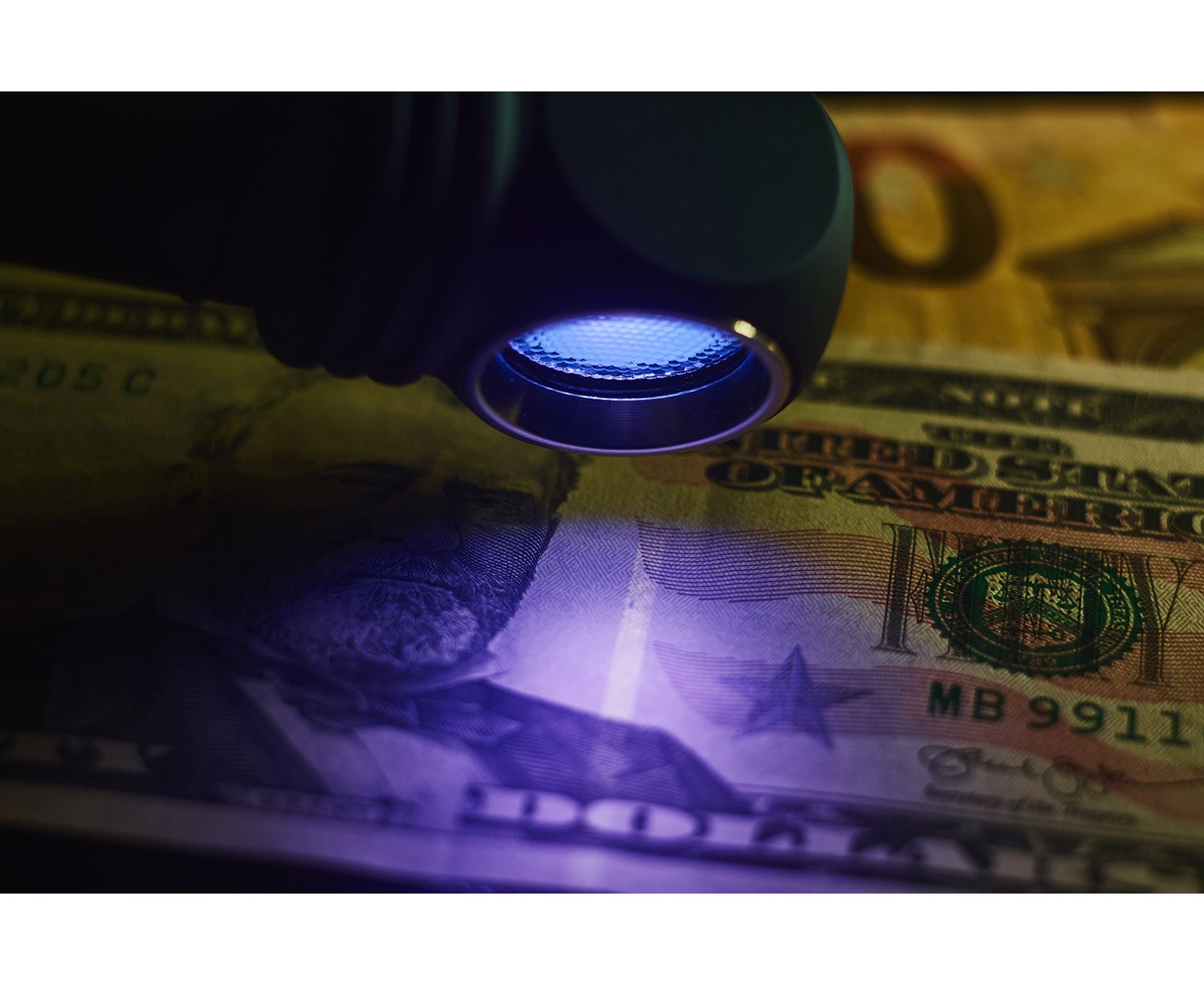 ARMYTEK WIZARD C2 W UV MAGNET USB