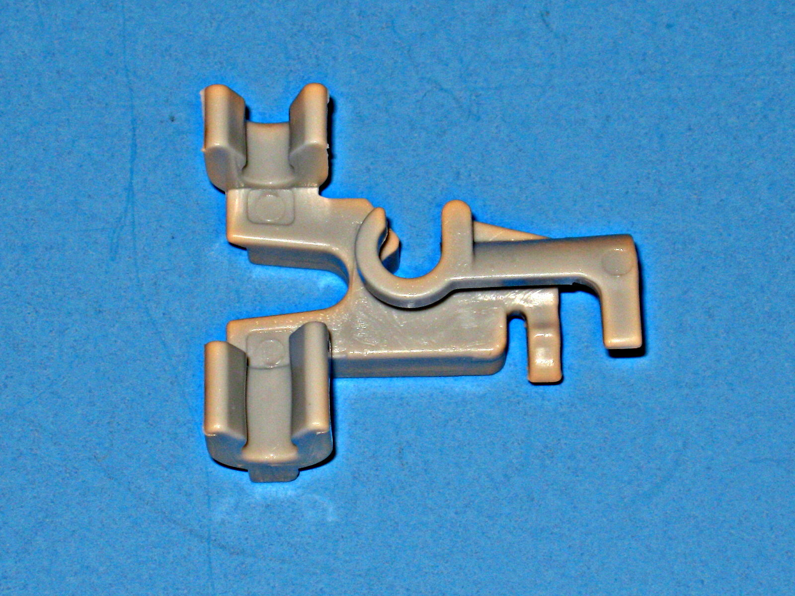 Clip de broche pour lave-vaisselle Whirlpool, Numéro de pièce : WP8268816