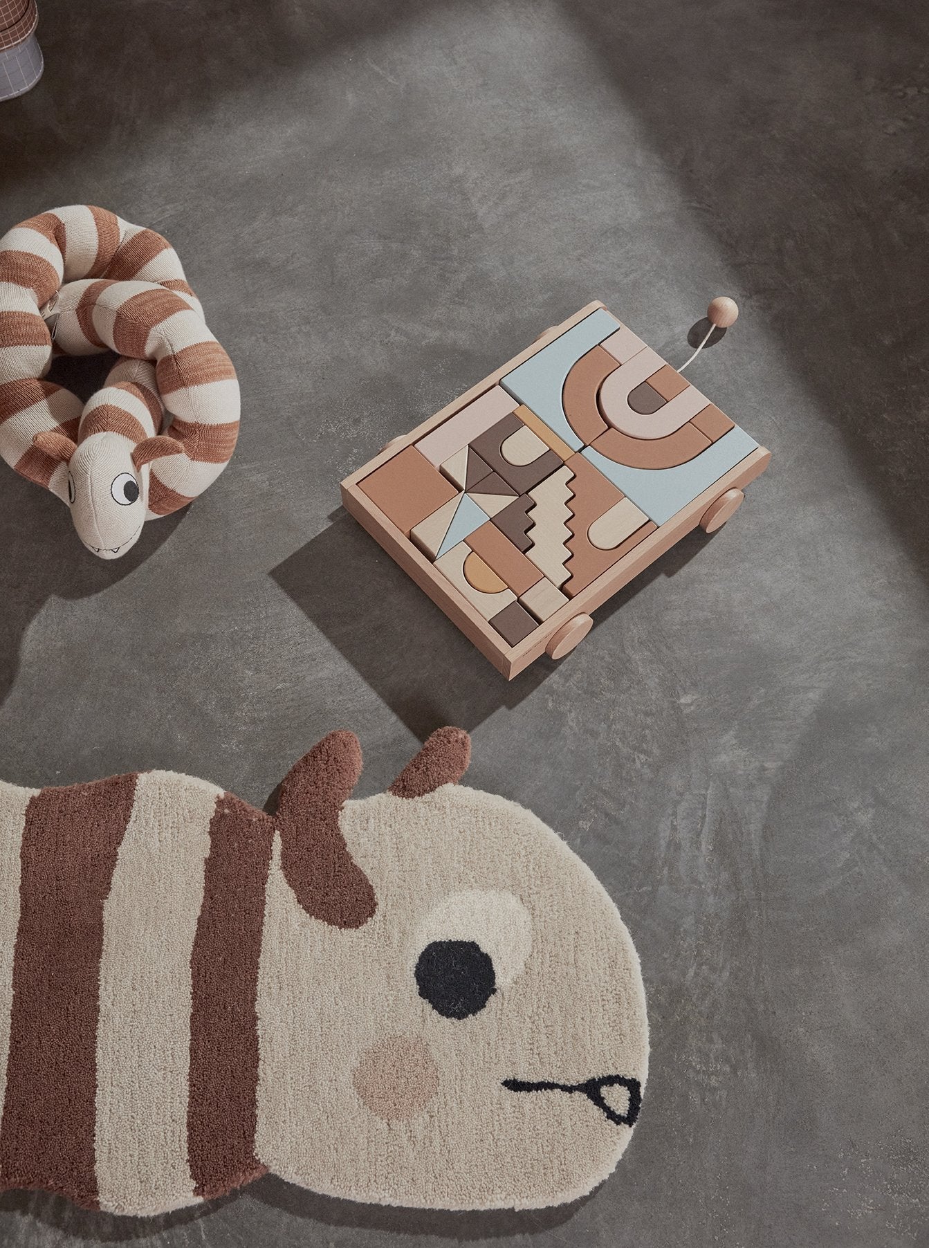 Wooden Rainbow Wagon with Blocks - Nature
