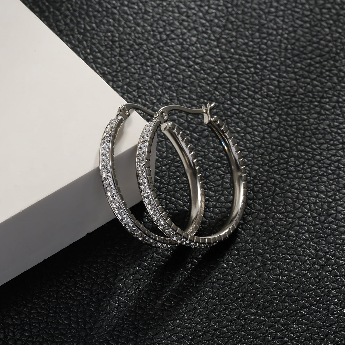 YARA Silver (Or Blanc) : Boucles d'oreilles créoles en zircone 'Pavé All the Way' (taille standard)