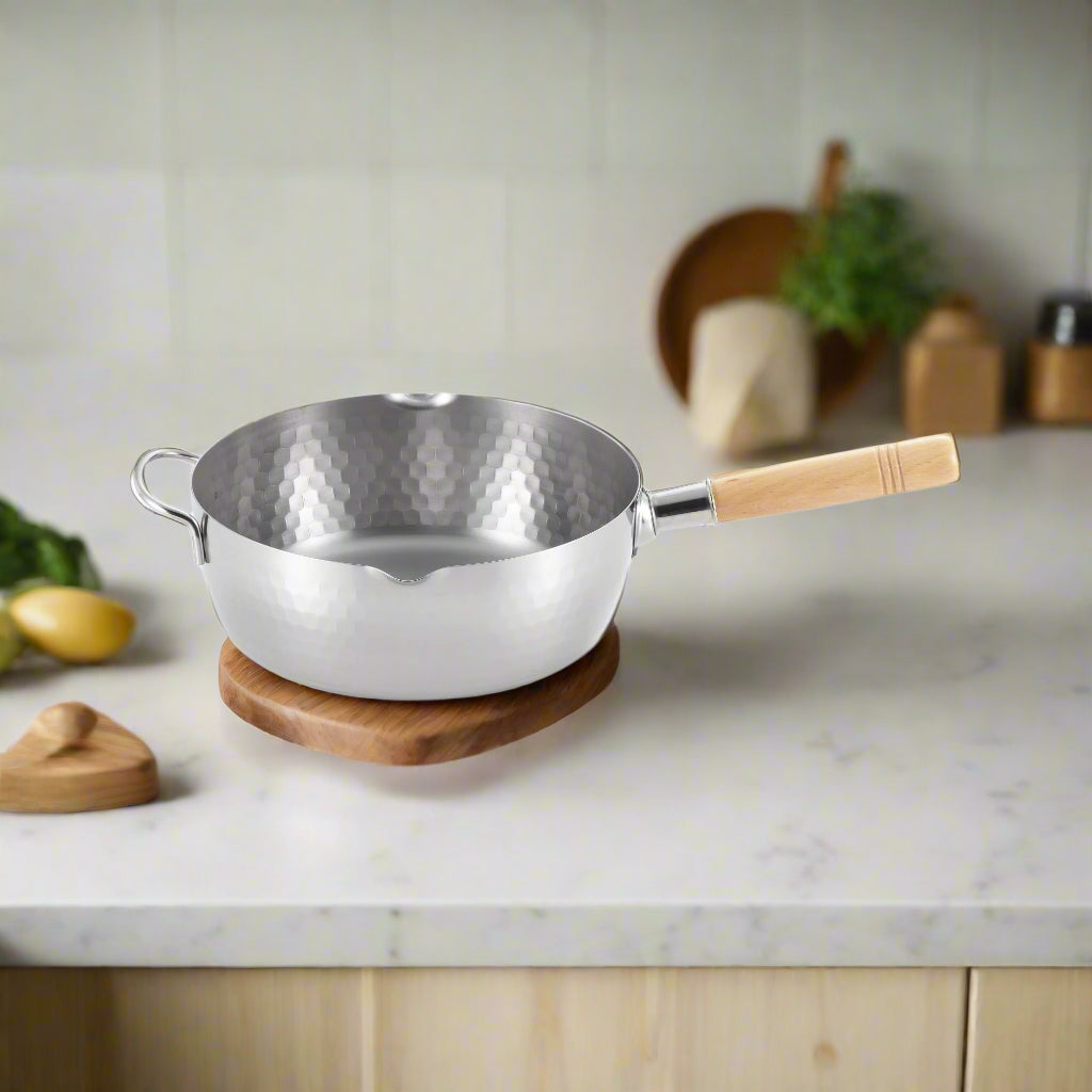 Casserole Yoshikawa Yukihira 24 cm en acier inoxydable | 3,6 L avec manche en bois
