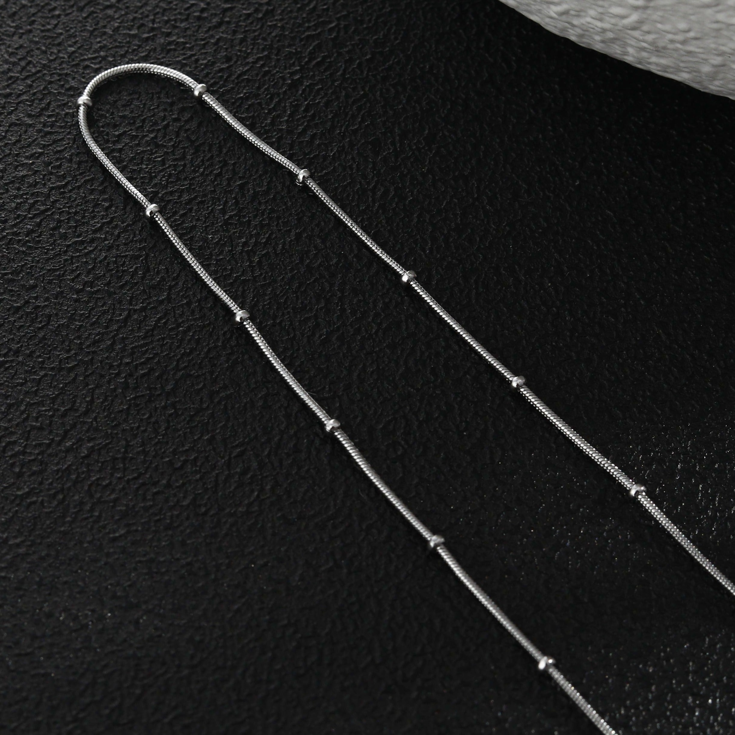 ZAHARA Mini Textured Beaded Dainty Silver Chain