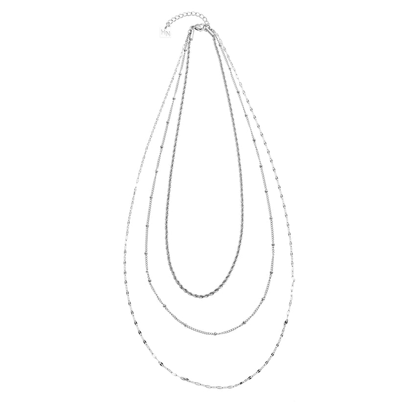 Collier ZURI à trois rangs de chaînes mixtes en argent.